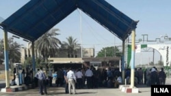 Iran - Haft Tapeh: Strike in Haft Tapeh Sugar Factory