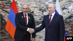 Никол Пашинян жана Владимир Путин. Бишкек. 1-сентябрь.