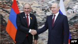 Прем’єр-міністр Вірменії Нікол Пашинян і президент Росії Володимир Путін, 1 вересня 2026 року