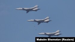 Bombardues rusë të tipit Tupolev Tu-22 M3. Fotografi nga arkivi. 