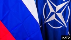 Zastava Rusije i NATO-a