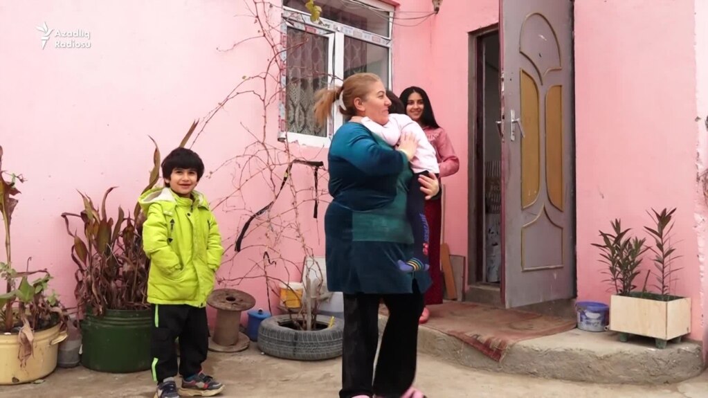 Azərbaycanda çoxuşaqlı ailələrin sayı niyə azalır? Sosioloq: Başlıca səbəb sosial-iqtisadi durumdur