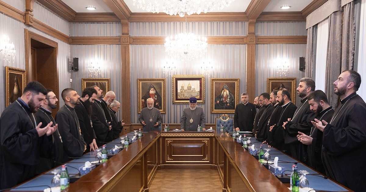 Prominent Diaspora Figures Slam ‘Attacks’ On Armenian Church