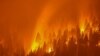 Лісова пожежа верхньої інтенсивності у Каліфорнії. США
