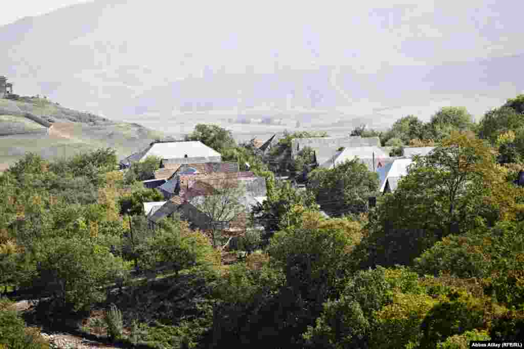 Keçən əsrin 80-ci illərinin sonundan başlayaraq Ermənistanda və Azərbaycanda yaşayan azərbaycanlı və ermənilərin deportasiyası zamanı Ermənistan SSR-da, Zod kəndində yaşayan azərbaycanlılar "Kamo" adlanan bu kəndə, bu kəndin erməni sakinləri isə Zoda köçürülür. Beləliklə kəndlərin sakinləri ilə yanaşı adları da dəyişilir.