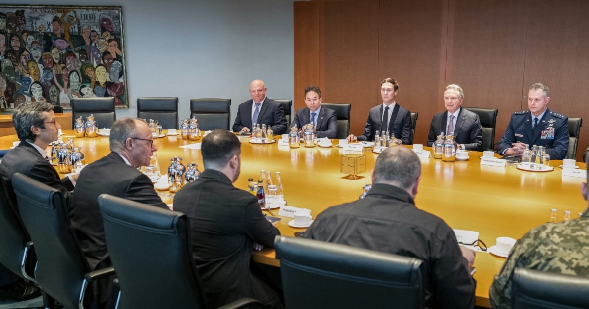 ხუთსაათიანი შეხვედრის შემდეგ, აშშ-ის და უკრაინის დელეგაციები მოლაპარაკებას ორშაბათსაც გააგრძელებენ