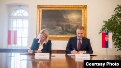 Ministarka odbrane Austrije Klaudija Taner i ministar odbrane Srbije Nebojša Stefanović u Beču 14 septembra 2021.