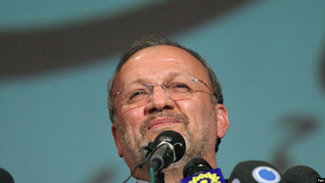 منوچهر متکی می گوید که ایران سیاست های آمریکا را رصد می کند.