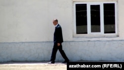 Türkmenistanyň howpsuzlyk gullugynyň işgäri