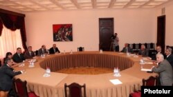 Armenia - Representatives of the governing coalition and the opposition Armenia National Congress hold a second round of negotiations in Yerevan, 26Jul2011