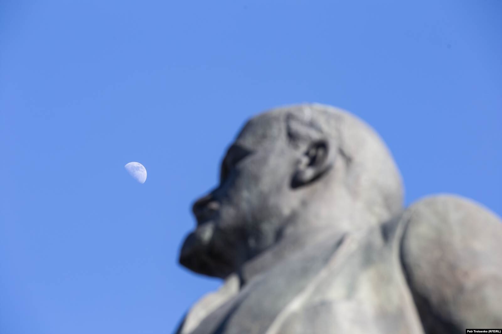 Байқоңырдағы Ленин ескерткіші. 15 наурыз 2019 жыл.