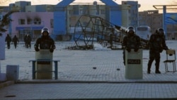 Полицейский спецназ на центральной площади Жанаозена спустя два дня после подавления демонстрации нефтяников. 18 декабря 2011 года