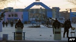 Спэцназ на плошчы Жанаазэну два дні пасьля расстрэлу пратэсту нафтавікоў