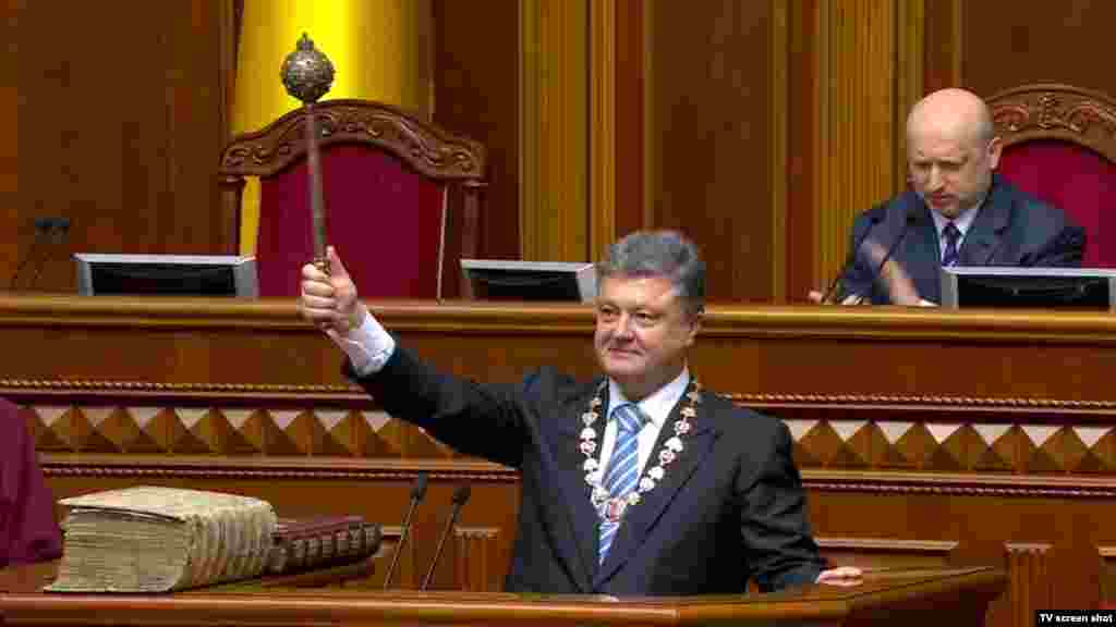 Президент України Петро Порошенко під час церемонії інавгурації у Верховній Раді, Київ, 7 червня 2014 року