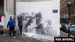 Mural posvećen osuđenom ratnom zločincu Ratku Mladiću u centru Beograda vraćen je u prvobitno stanje ubrzo nakon što su ga uklonile opštinske vlasti. Fotografija: 9. decembar, 2021. 
