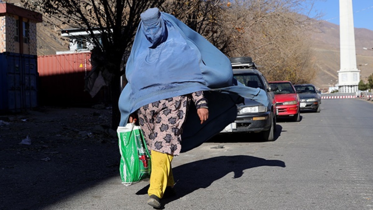 Таліби заборонили жінкам в Афганістані самостійно подорожувати на великі відстані