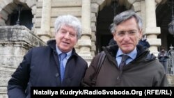 Адвокати Раффаеле Делла Валле (ліворуч) та Валеріо Спіґареллі, 9 грудня, Рим