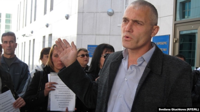 Правозащитник Руслан Оздоев. Астана, 24 сентября 2012 года.
