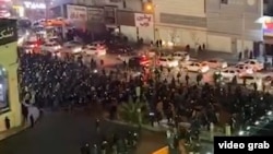 ایران - اعتراضات ادامه دارد.