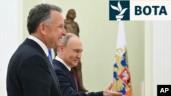 Presidenti rus, Vladimir Putin, dhe i dërguari amerikan, Steve Witkoff, gjatë një takimi në prill. 