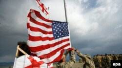 Последние годы американская военная помощь Грузии составляла от 50 до 70 миллионов долларов США