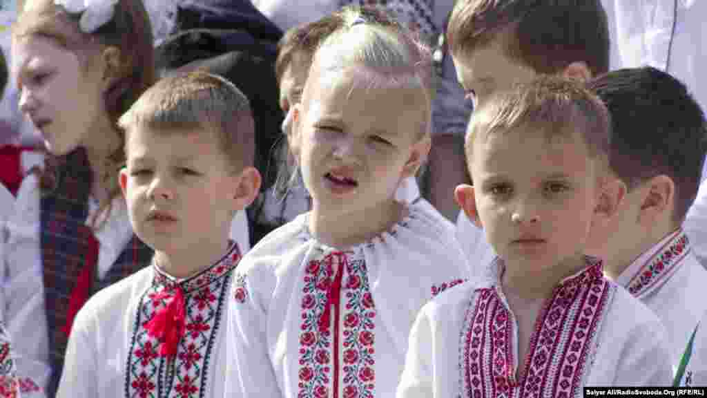 Першокласники, що закінчили свій перший навчальний рік