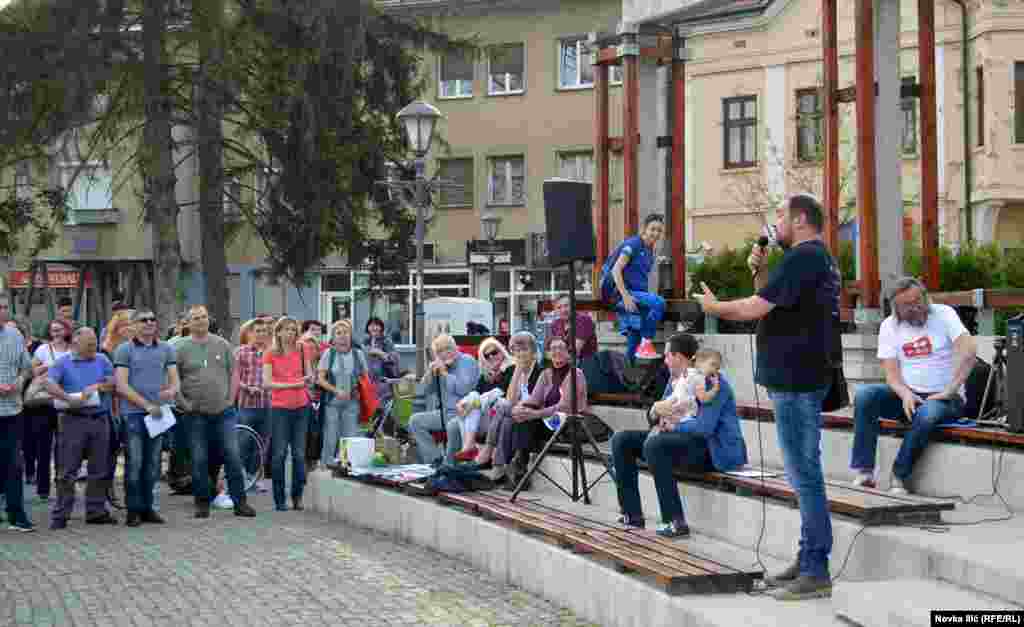 Novinar Dragoljub&nbsp; Draža Petrović&nbsp; na protestu u Požegi