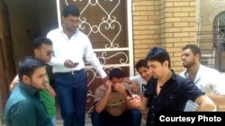 Iraq -- Texting in Baghdad, Jun2011