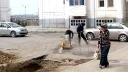 Täze turbalary geçirmek üçin, gazuw işleri geçirildi