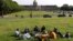 Picnic la Paris, în preajma Domului Invalizilor