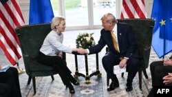 აშშ-ის პრეზიდენტი დონალდ ტრამპი და ევროკომისიის ხელმძღვანელი ურზულა ფონ დერ ლაიენი 