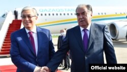 Эмомали Рахмон и Касым-Жомарт Токаев, Душанбе, 19 мая 2021 года. Фото пресс-службы президента Таджикистана