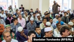 Молебен в мечети по случаю празднования Курбан-байрама (иллюстрационное фото)