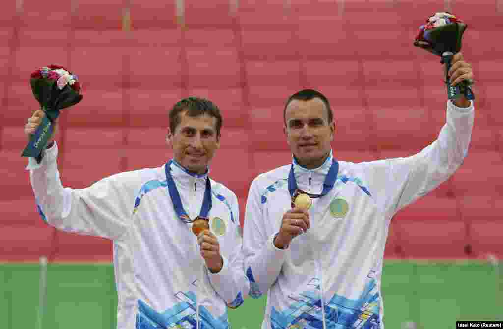 Александр Дьяченко и Алексей Сидоренко в финале Азиады по пляжному волейболу обыграли китайцев, выиграв золото соревнований. 