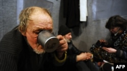 Помощь бомжам остаётся одним из "слабых звеньев" российской благотворительности