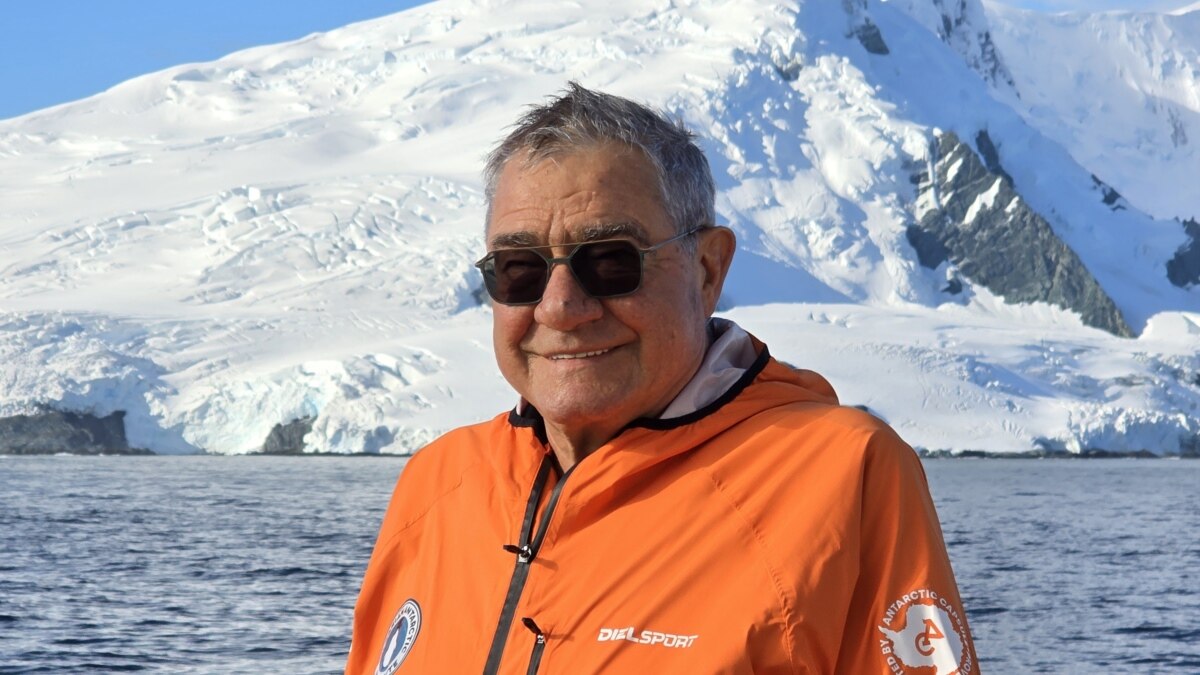 Той е един от пионерите в българските полярни изследвания. Водил