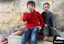 Раненые дети в полевом госпитале в Алеппо, 18 ноября 2016 года