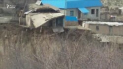 Мирзоазиз мегӯяд,"сел хонаамро бурд"