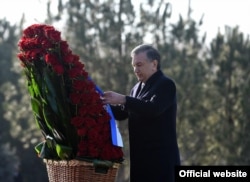 Шавкат Мирзияев елдің бірінші президенті Ислам Каримовті жерлеу рәсімінде.