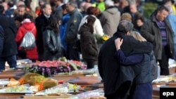 Італія - Церемонія прощання з жертвами землетрусу в місті Л'Акуіла, 10 квітня 2009 р.