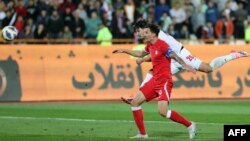 سردار آزمون در ورزشگاه آزادی تهران دو بار دروازه تیم هنگ کنگ را باز کرد