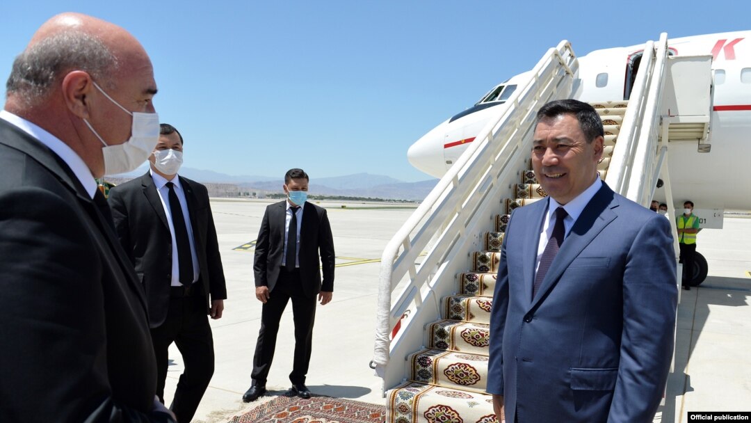 Кыргызстандын президенти Садыр Жапаров Түркмөнстанда. 