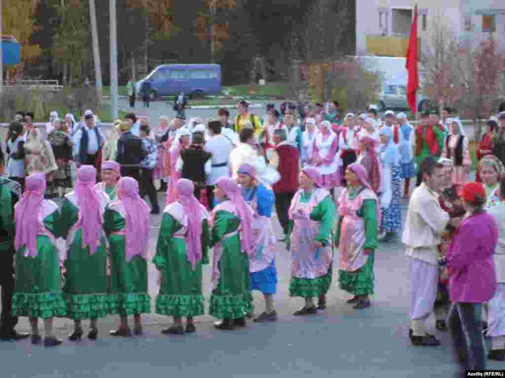 Чыгышларга әзерлек бара