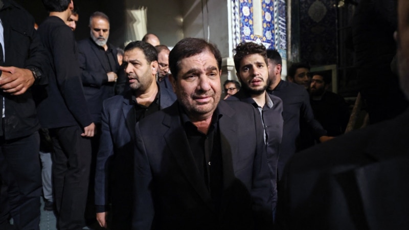 آیا محمد مخبر رئیس‌جمهور مدنظر علی خامنه‌ای است؟