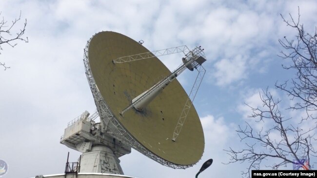 RT-32 radio telescope. Центр космічних досліджень та зв'язку. Злочів, Львівщина