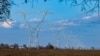 Finalizarea construcției liniei electrice Strășeni-Gutinaș este așteptată la începutul anului 2029. În prezent, pe ultima sută de metri sunt lucrările de construire a liniei electrice de înaltă tensiune de 400 kV Vulcănești-Chișinău (în imagine).