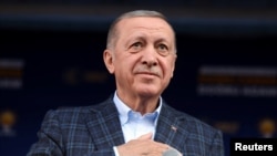 Ввечері 25 квітня Ердоган перервав телеінтерв’ю в прямому ефірі, сказавши, що почувається зле через розлад шлунка