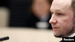 Norway -- Defendant Anders Behring Breivik answers questions at the start of the third day of proceedings in the courthouse in Oslo, 18Apr2012