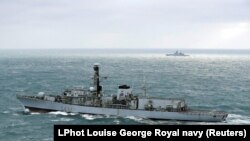 Британдық HMS Westminster әскери кемесі Ла-Манш бұғазынан өтіп бара жатқан Ресейдің "Бойкий корветін қарауылдап жүр. 8 қаңтар 2017 жыл.