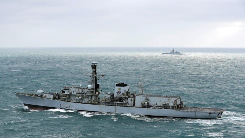 ВМФ Британии проводит операцию в Ла-Манше из-за российских кораблей